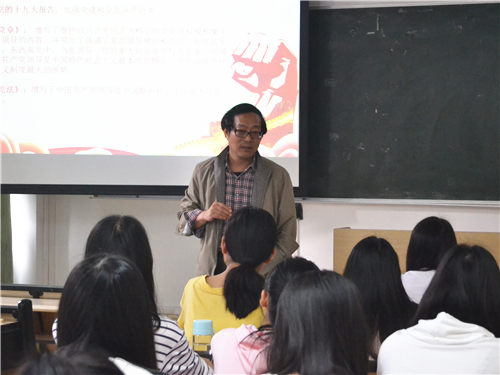 纪德君院长与同学们交流 纪德君院长与同学们交流